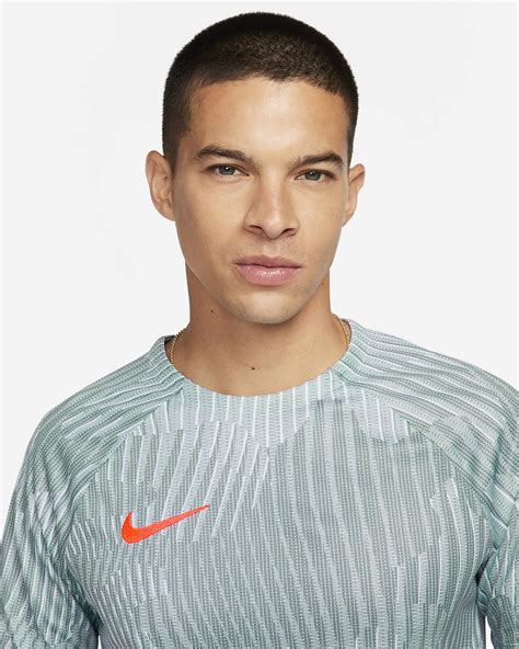 nike dri-fit academy herren-fußballoberteil mit kurzreißverschluss|Nike Academy Dri.